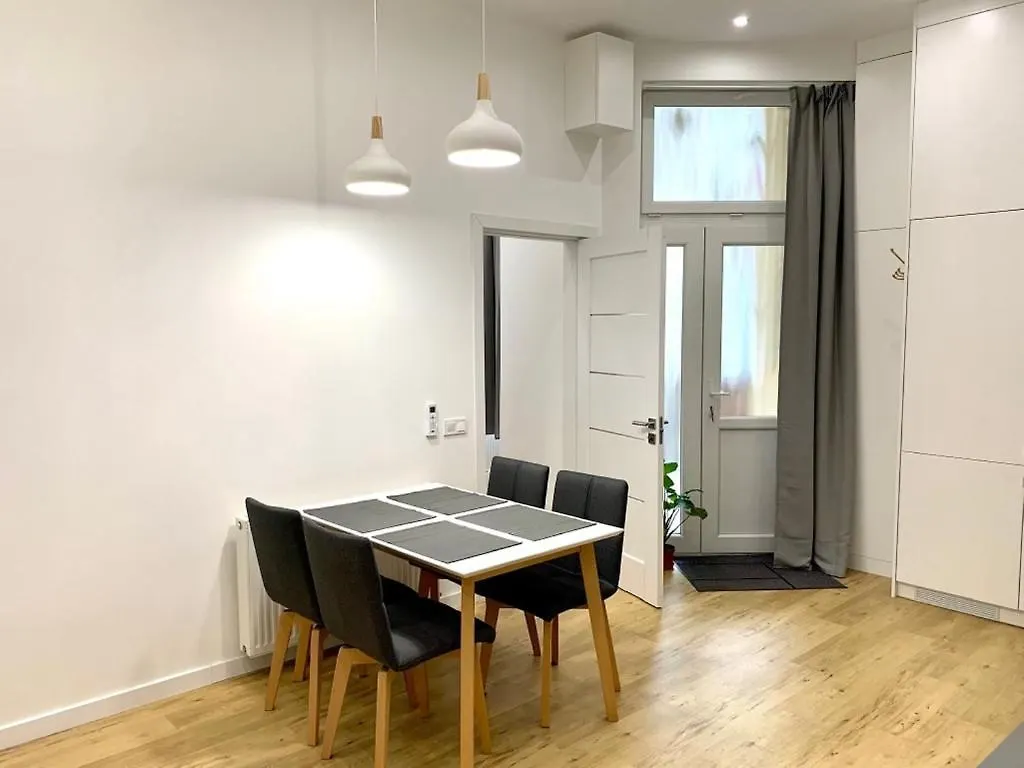 Colton Budapest Paulay Apartments 0*,  Ungheria