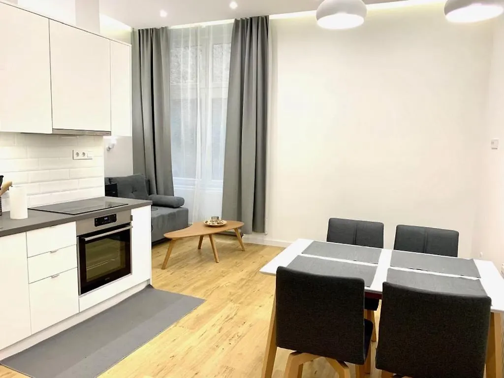 Colton Budapest Paulay Apartments 0*,  Ungheria