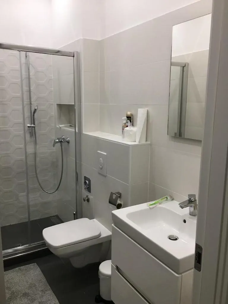 Colton Budapest Paulay Apartments Ungheria