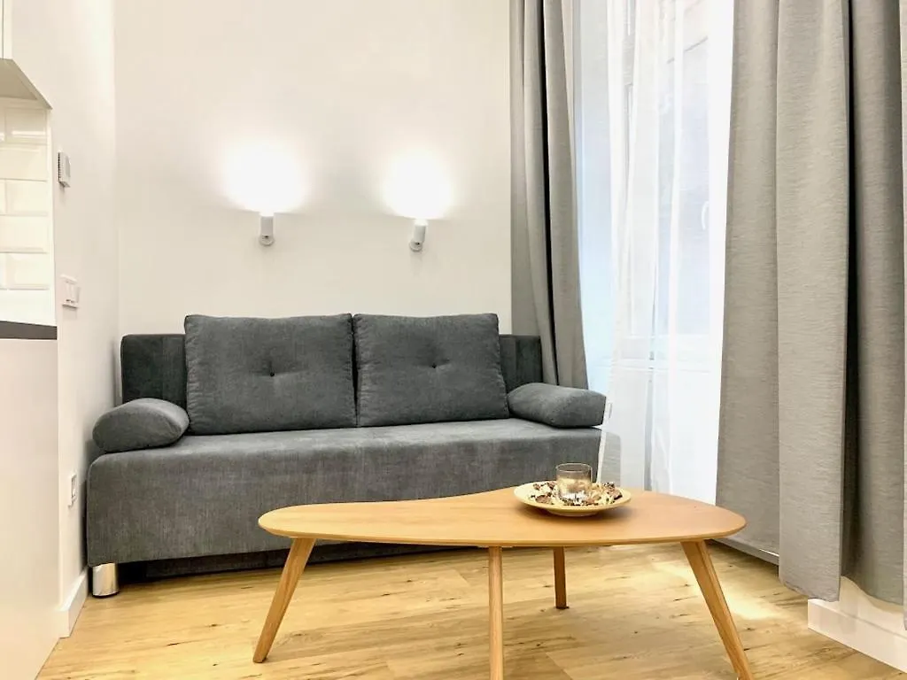 Colton Budapest Paulay Apartments Hungary