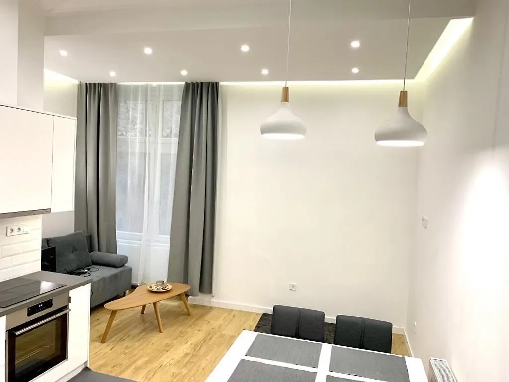 Colton Budapest Paulay Apartments Hungary