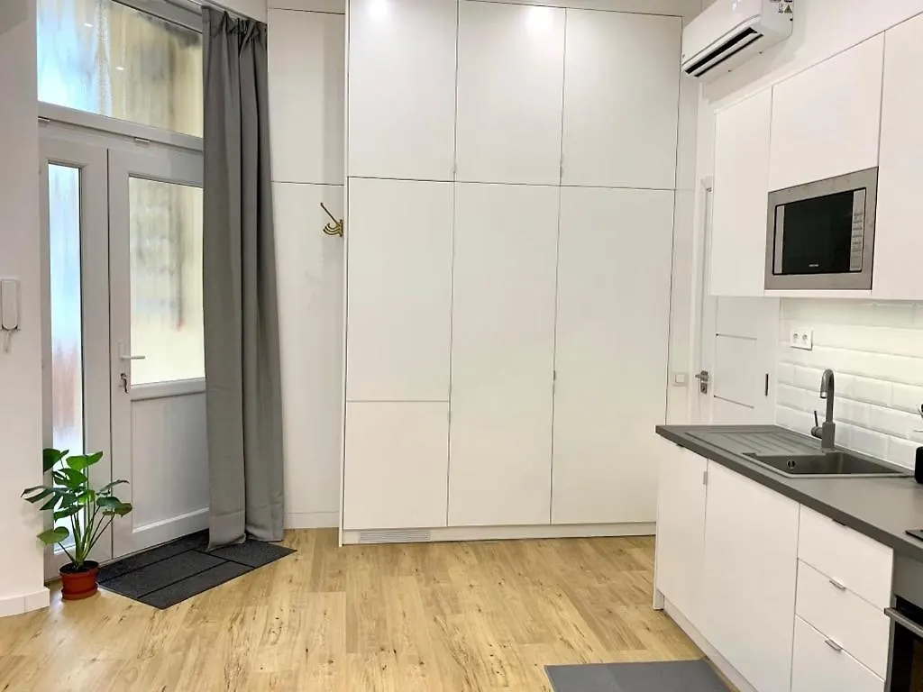 Colton Budapest Paulay Apartments