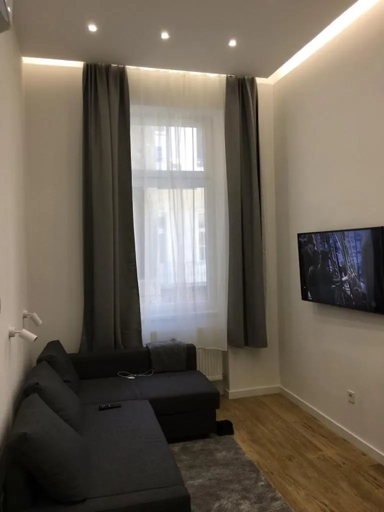 Colton Budapest Paulay Apartments