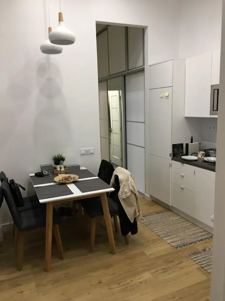 Colton Budapest Paulay Apartments 0*,