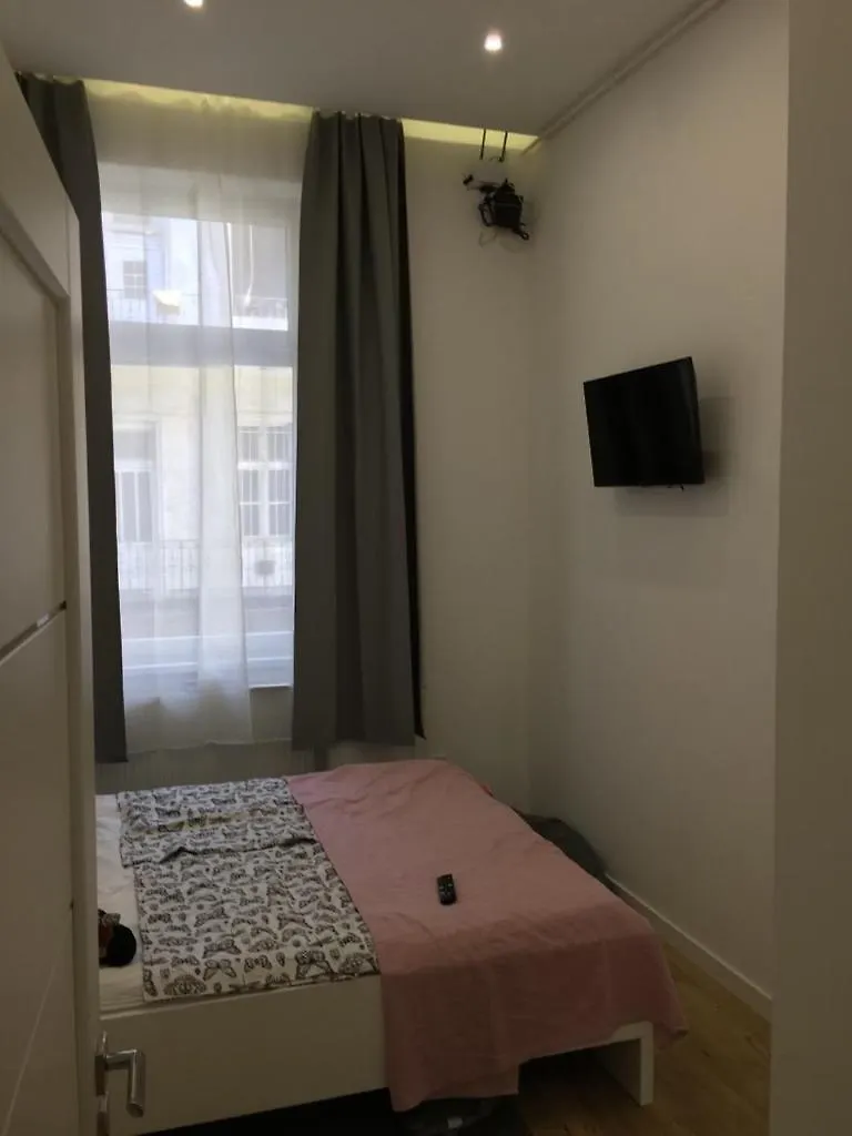 Colton Budapest Paulay Apartments