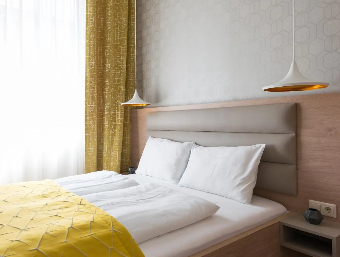 Colton Budapest Paulay Apartments 0*,